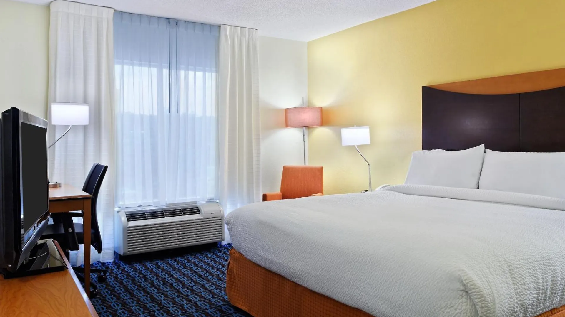 Fairfield Inn & Suites Charlotte Arrowood